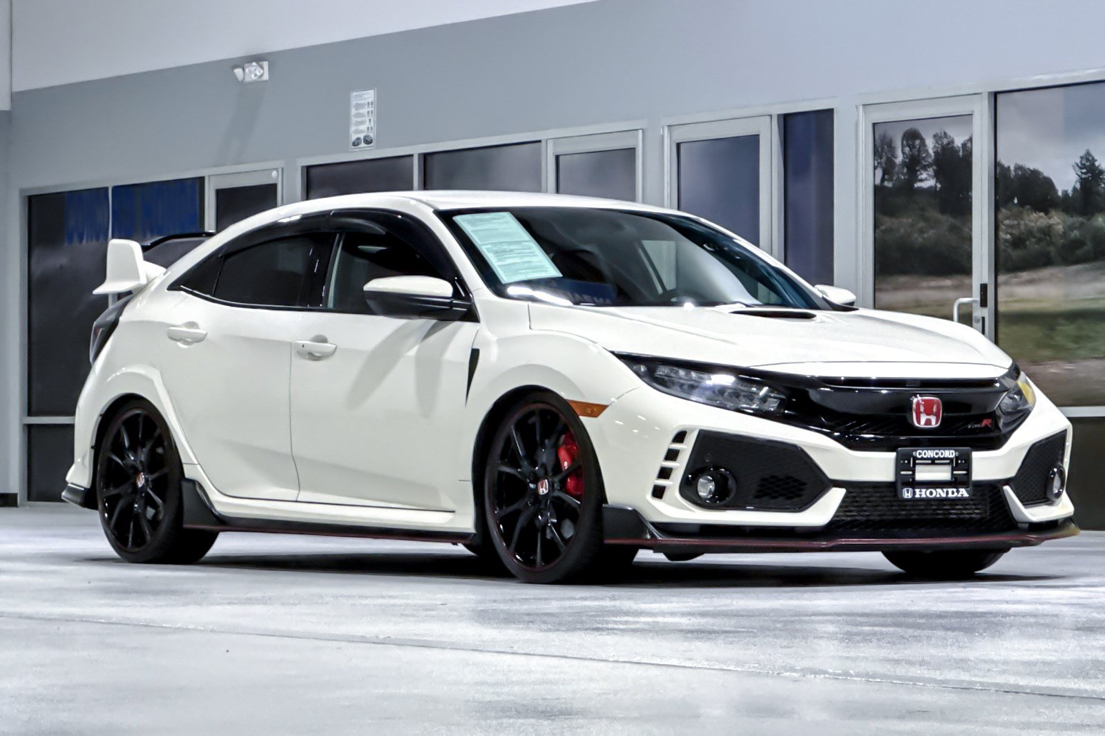 Used 2018 Honda Civic Type R image 7