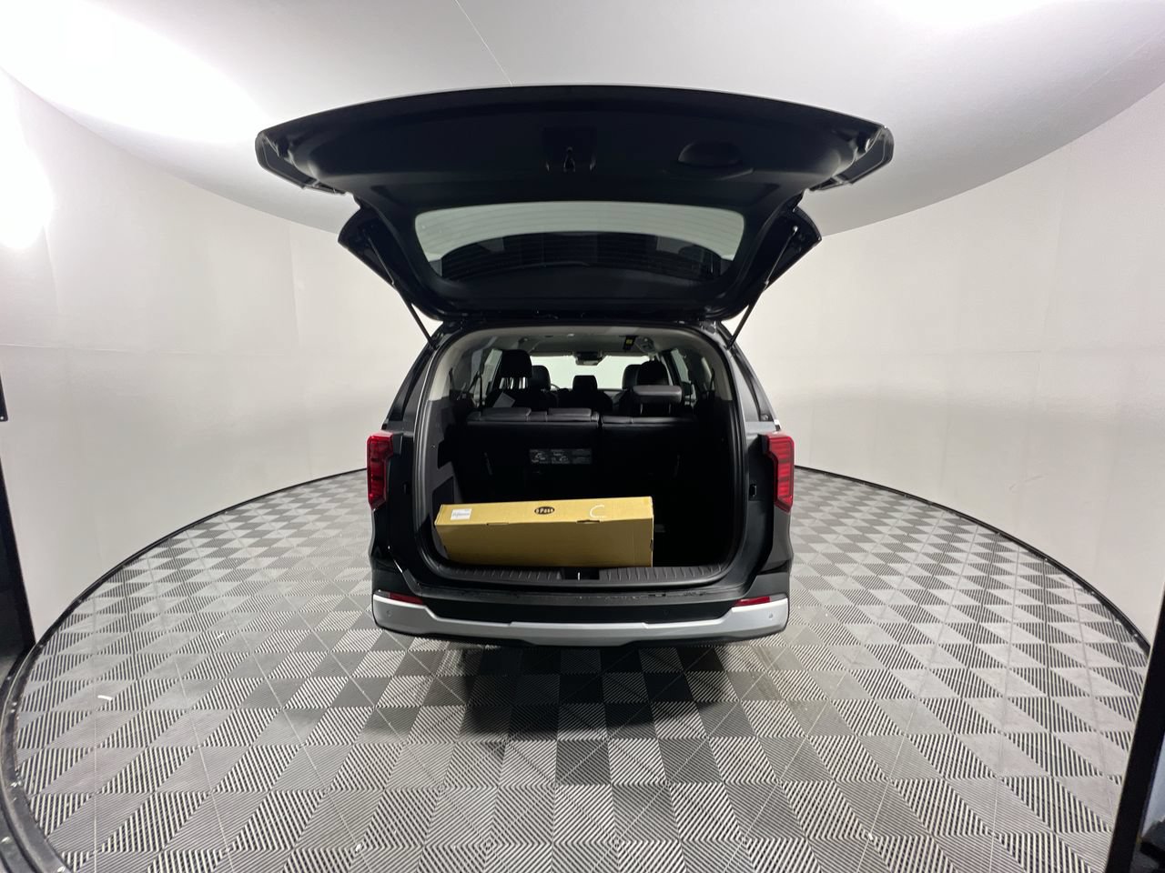 New 2026 Kia Carnival FWD image 36