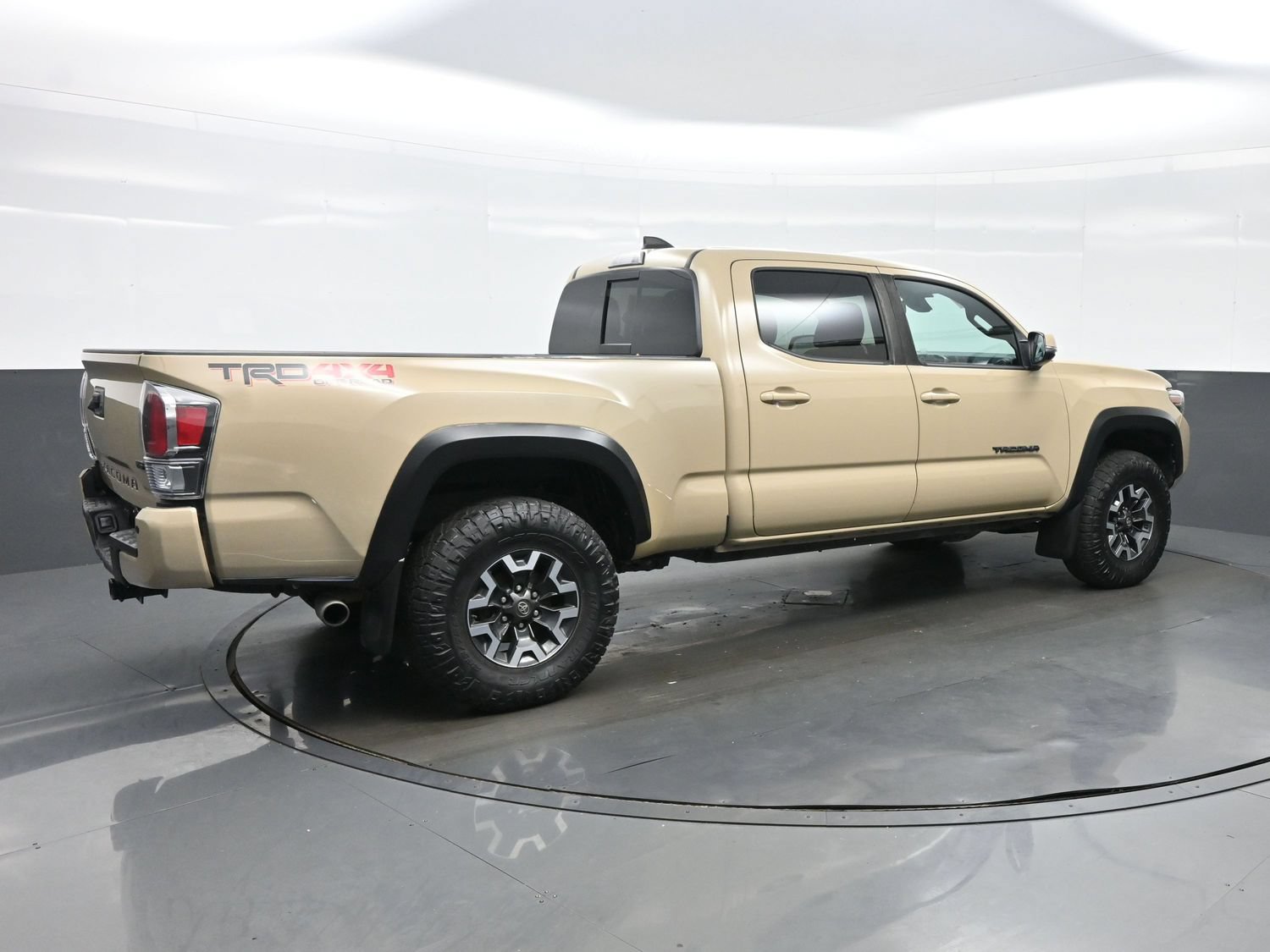 Used 2020 Toyota Tacoma TRD Off-Road w/ Technology Package AWD/4WD image 6