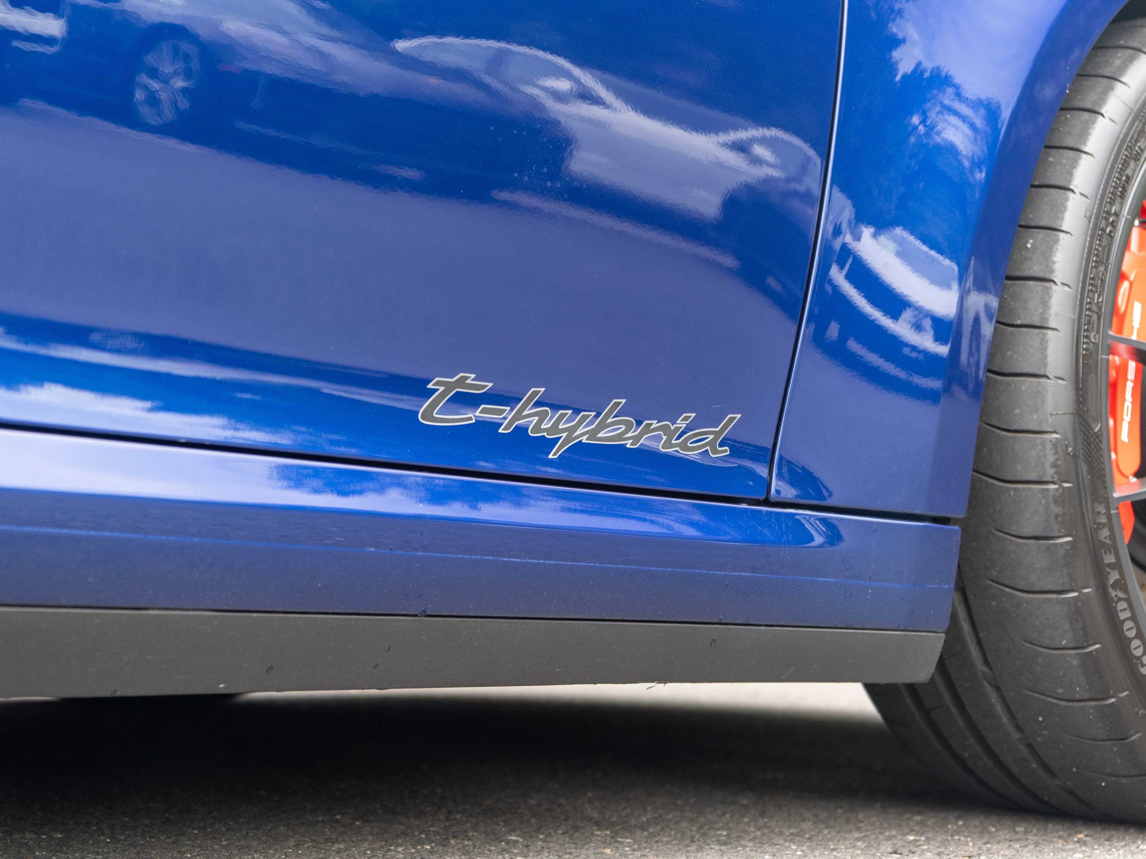 Certified 2025 Porsche 911 Carrera GTS RWD image 21