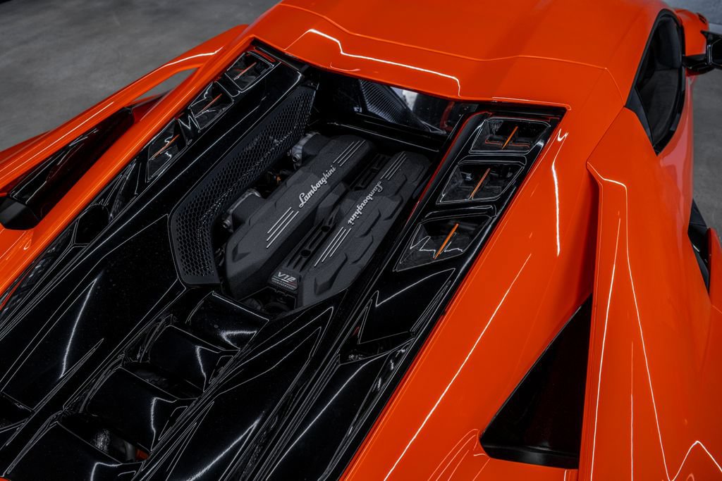 Used 2024 Lamborghini Revuelto AWD/4WD image 26