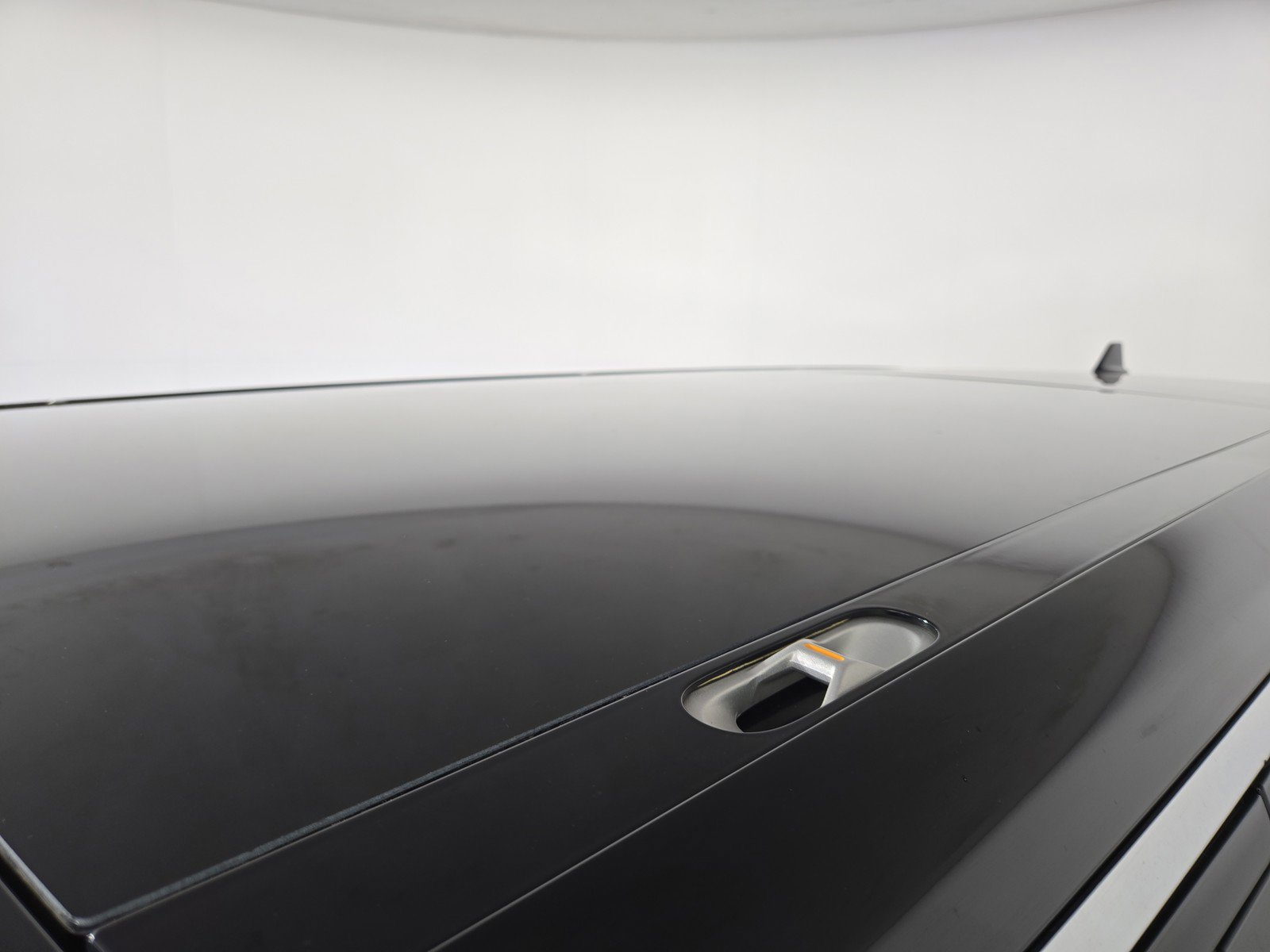 Used 2024 Rivian R1S Adventure AWD/4WD image 13