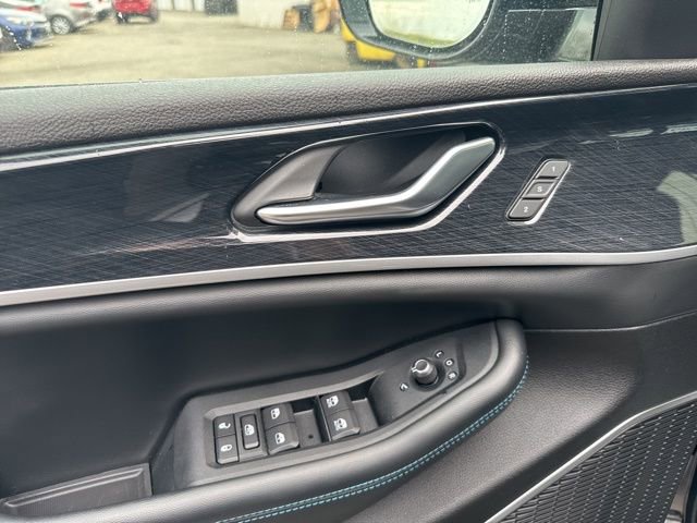 Used 2022 Jeep Grand Cherokee Trailhawk w/ Luxury Tech Group III AWD/4WD image 10