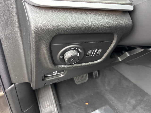 New 2027 Jeep Grand Cherokee Limited w/ Limited Altitude Package AWD/4WD image 17