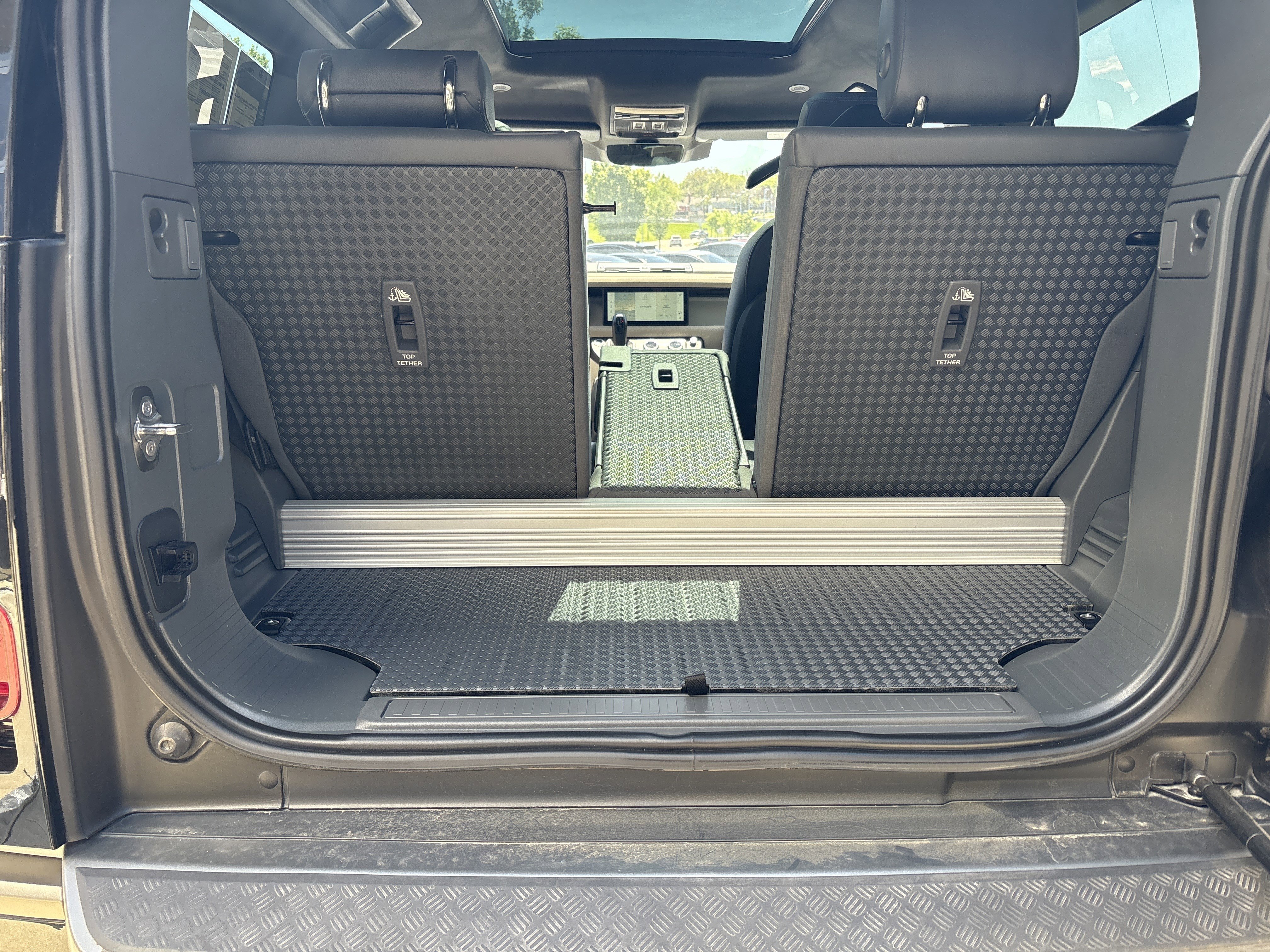 Used 2023 Land Rover Defender 90 X-Dynamic SE AWD/4WD image 40