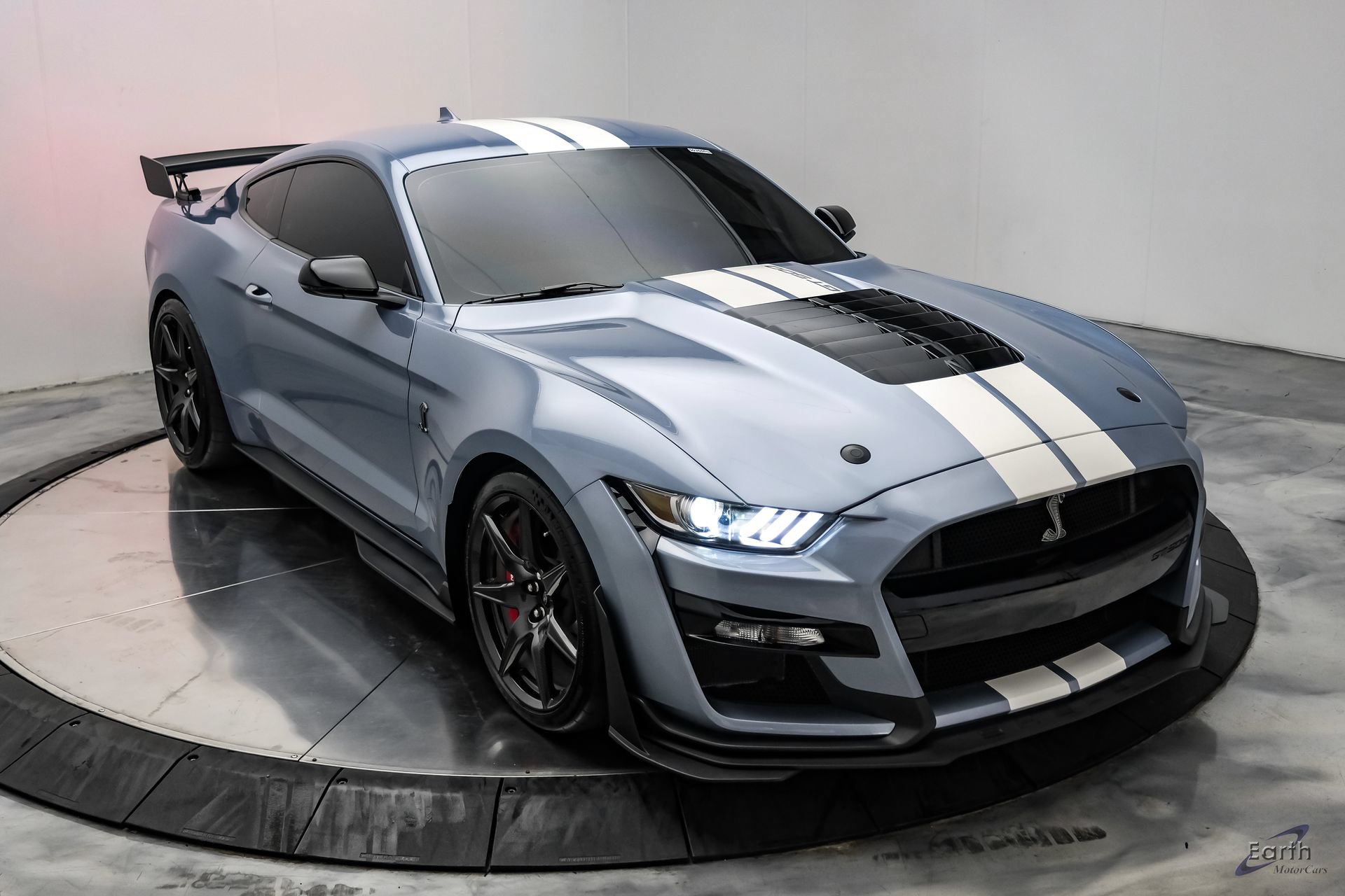 Used 2022 Ford Mustang Shelby GT500 w/ Carbon Fiber Track Pack RWD image 30