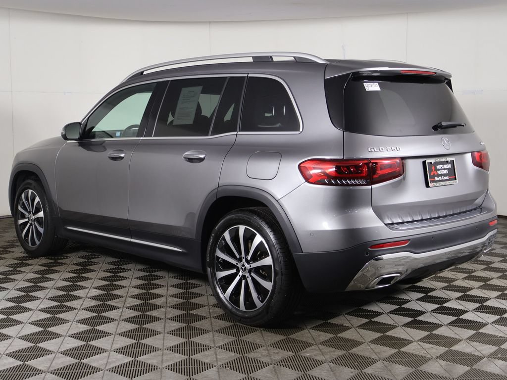 Used 2023 Mercedes-Benz GLB 250 4MATIC w/ Premium Package image 9