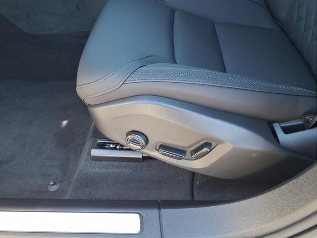 New 2026 Volvo XC60 B5 Plus w/ Protection Package Premier AWD/4WD image 15