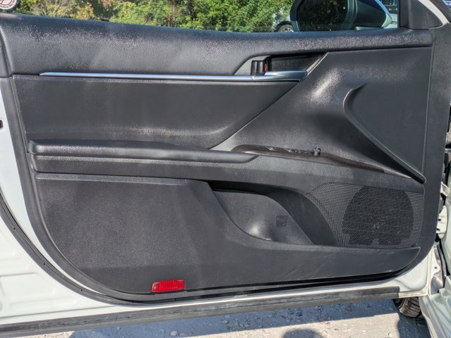 Used 2024 Toyota Camry SE image 2