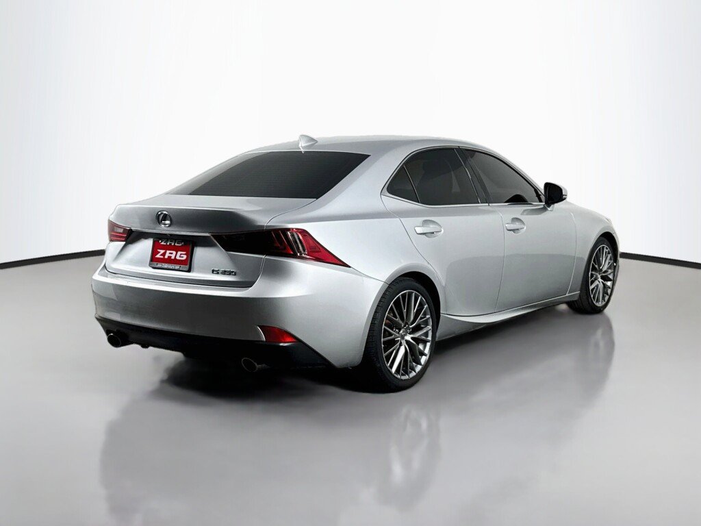 Used 2015 Lexus IS 250 w/ Navigation System Package RWD image 5
