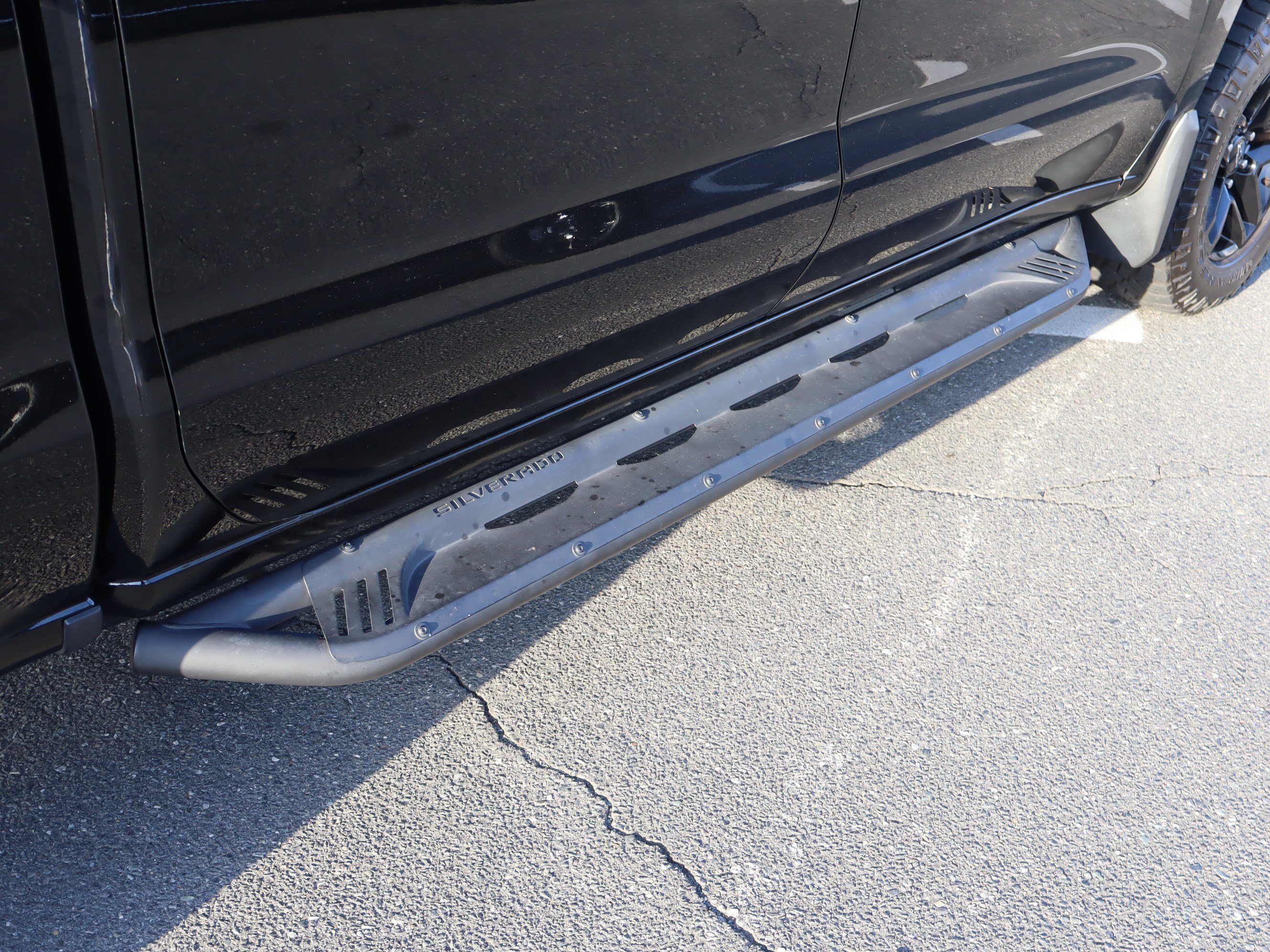 Used 2019 Chevrolet Silverado 1500 LT Trail Boss AWD/4WD image 12