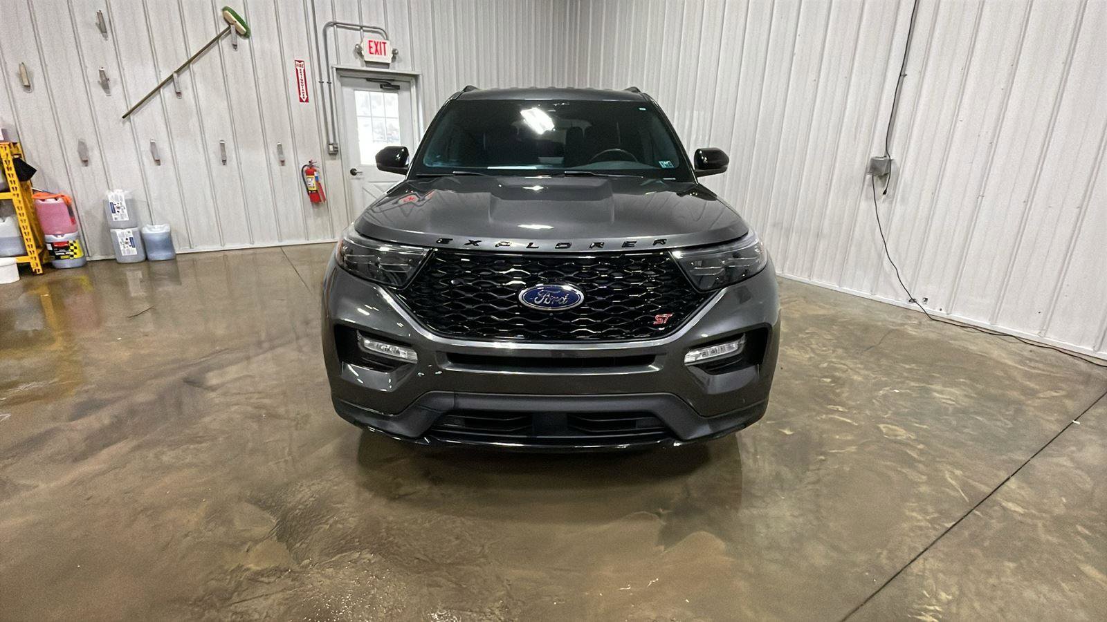 Used 2020 Ford Explorer ST w/ Premium Technology Package image 2