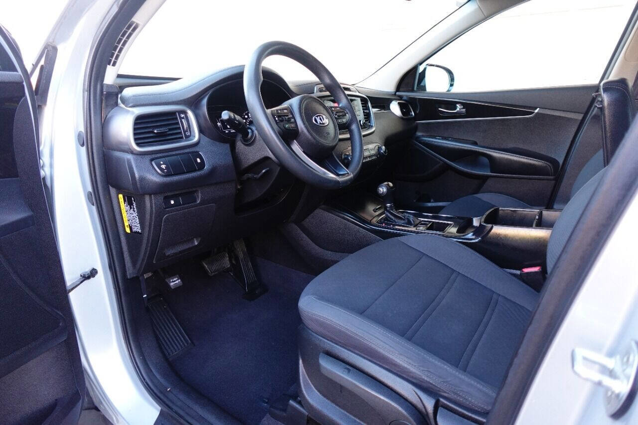 Used 2016 Kia Sorento L image 14