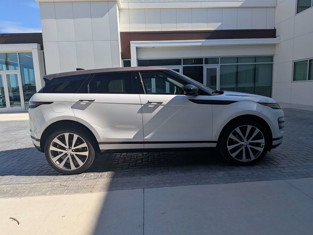 Certified 2026 Land Rover Range Rover Evoque Dynamic SE AWD/4WD image 3
