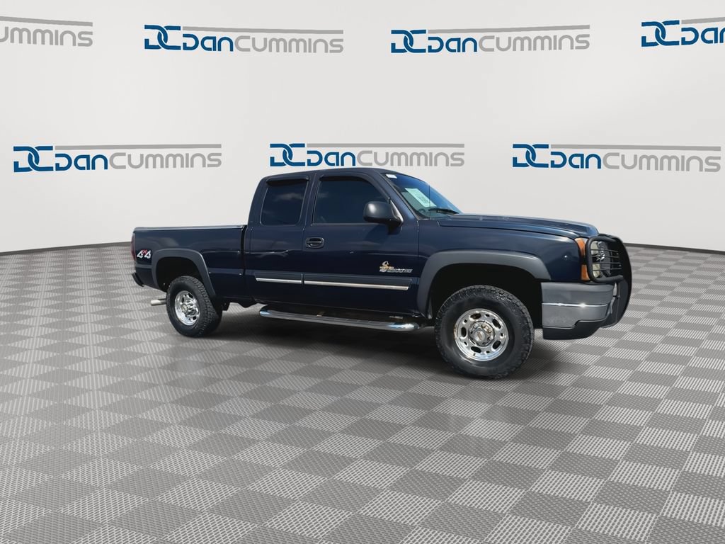 Used 2005 Chevrolet Silverado 2500 LS AWD/4WD image 2