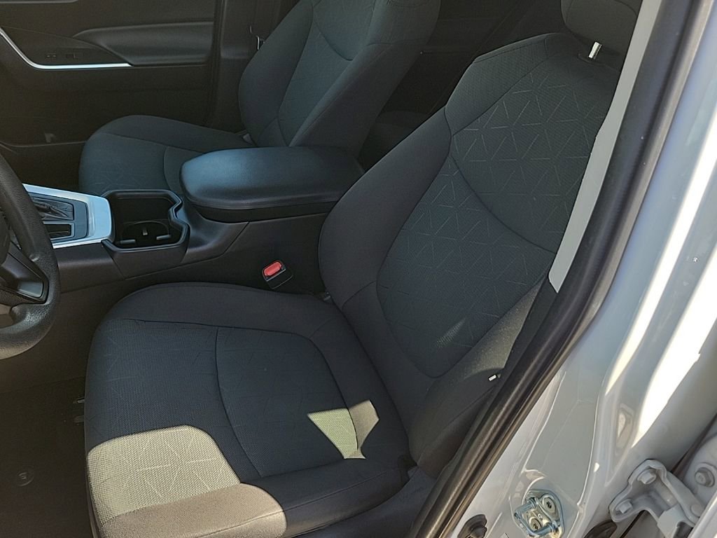 Used 2023 Toyota RAV4 XLE image 18