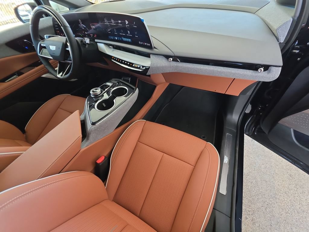 Used 2026 Cadillac Optiq Luxury 2 RWD image 30