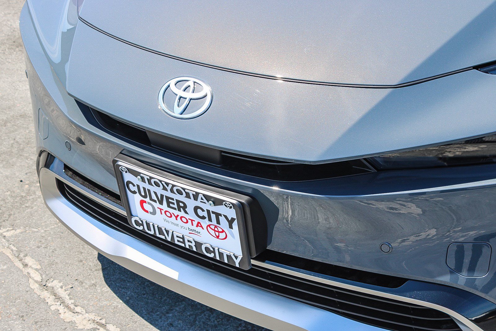 New 2026 Toyota Prius Plug-In Hybrid FWD image 6