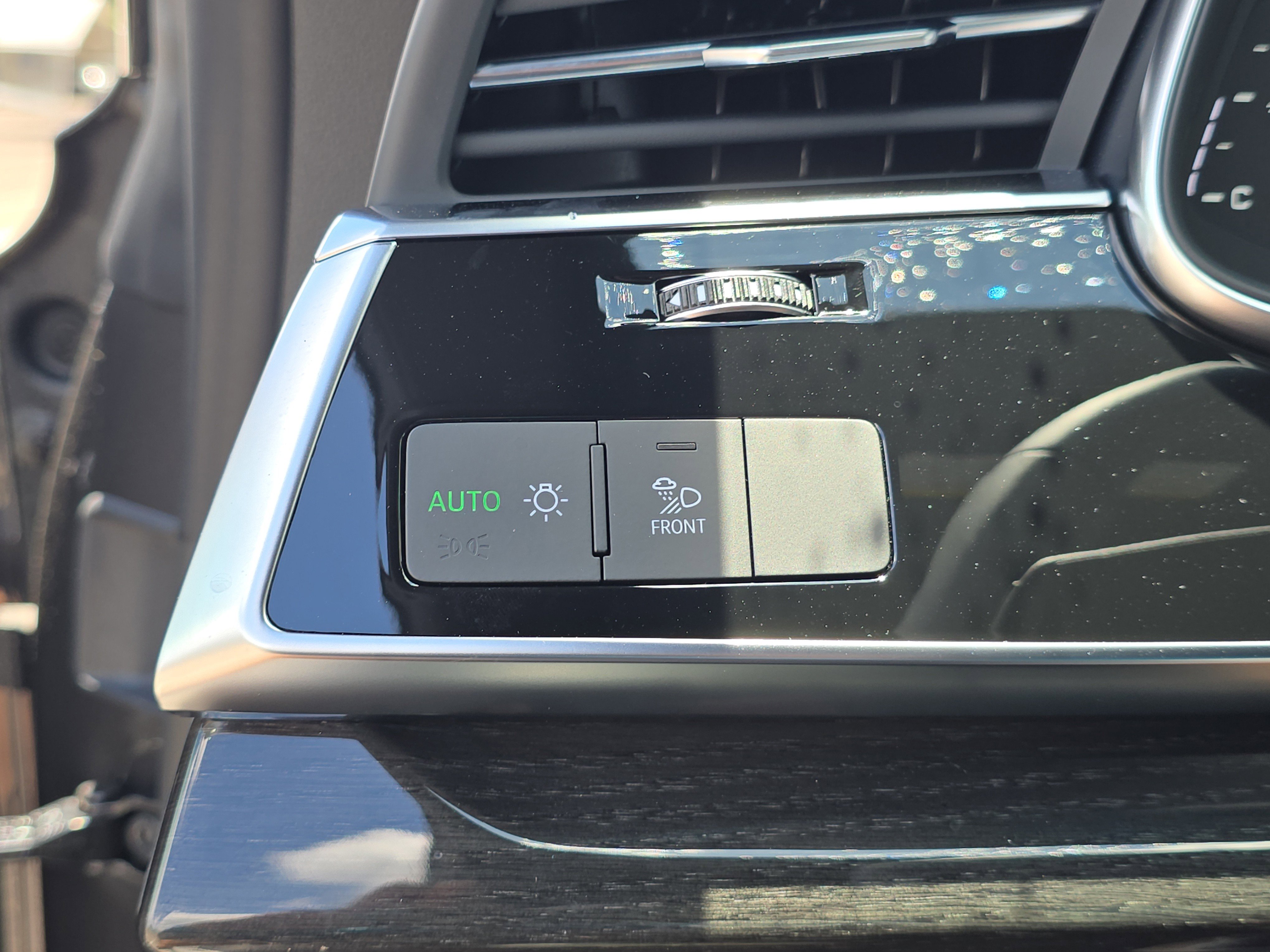 New 2025 Audi Q8 Premium Plus image 28