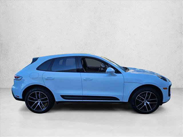 Used 2023 Porsche Macan image 4