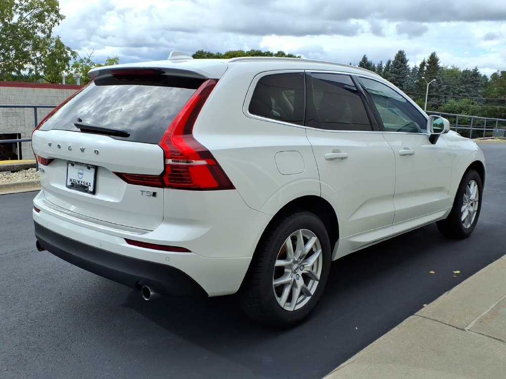 Used 2021 Volvo XC60 T5 Momentum w/ Climate Package AWD/4WD image 5