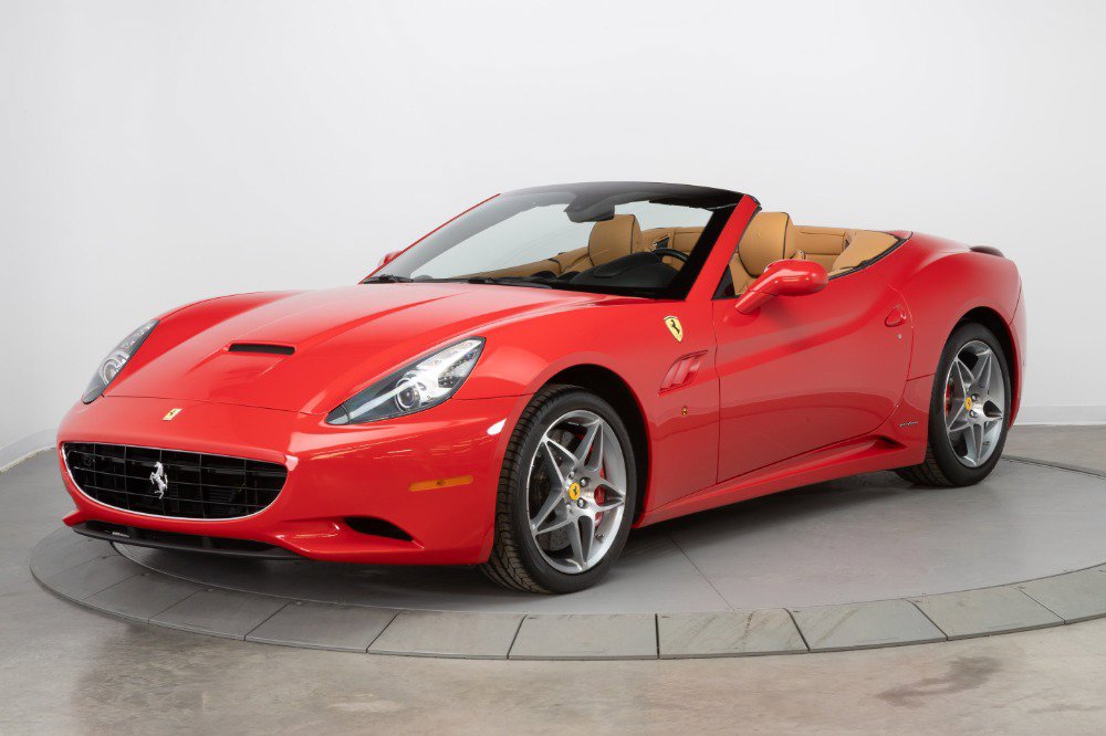 Used 2011 Ferrari California image 3