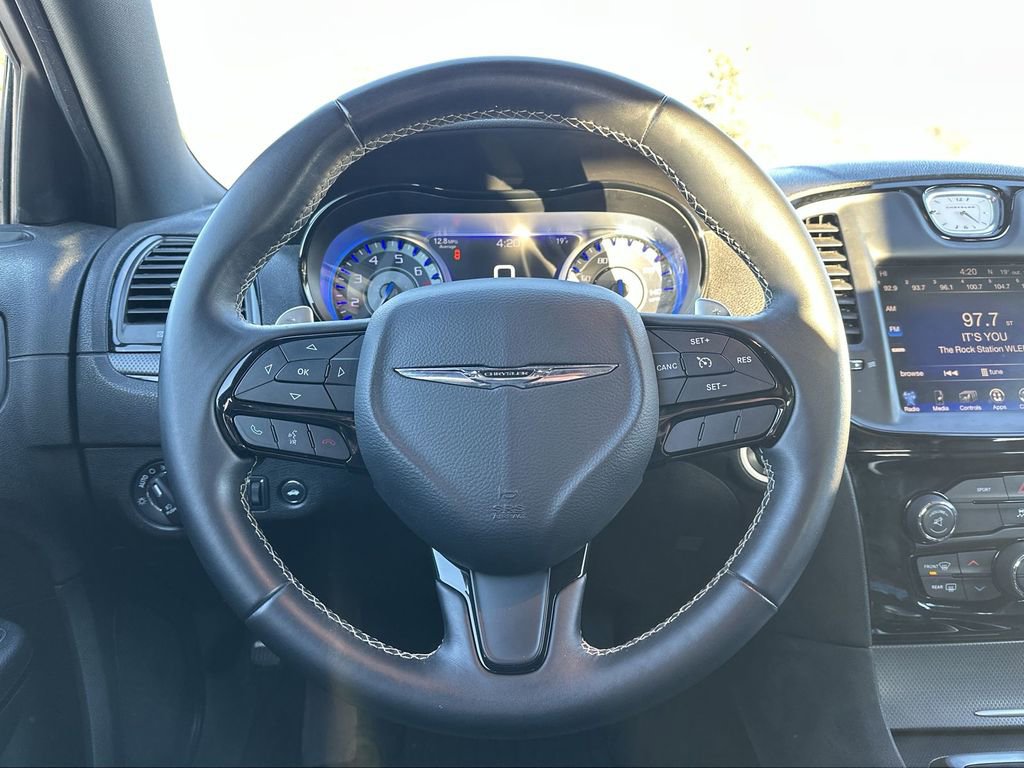 Used 2016 Chrysler 300 S image 7