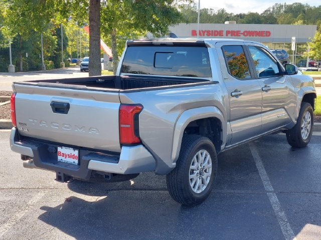 Used 2024 Toyota Tacoma SR5 AWD/4WD image 25