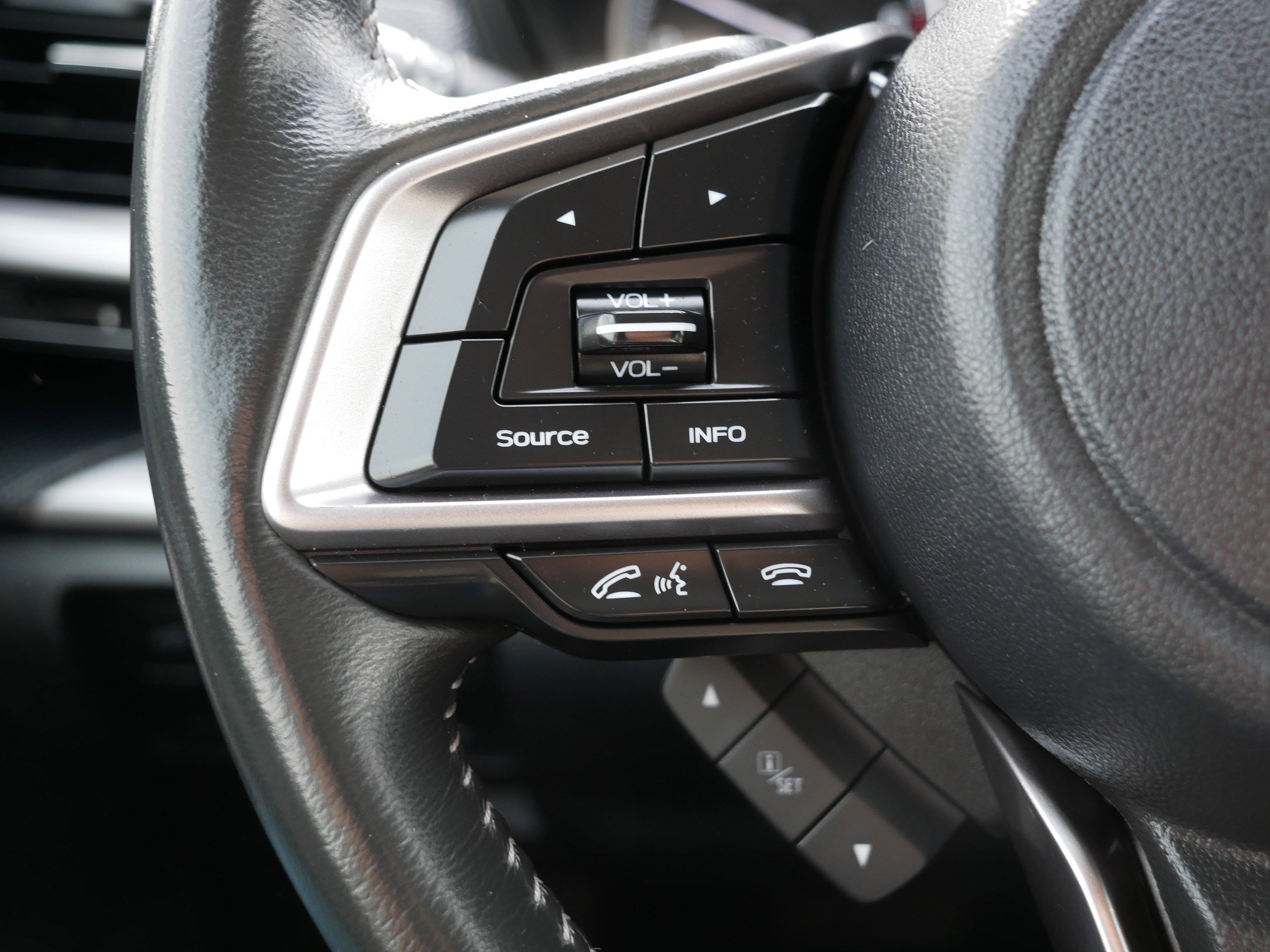 Used 2023 Subaru Forester Premium image 31