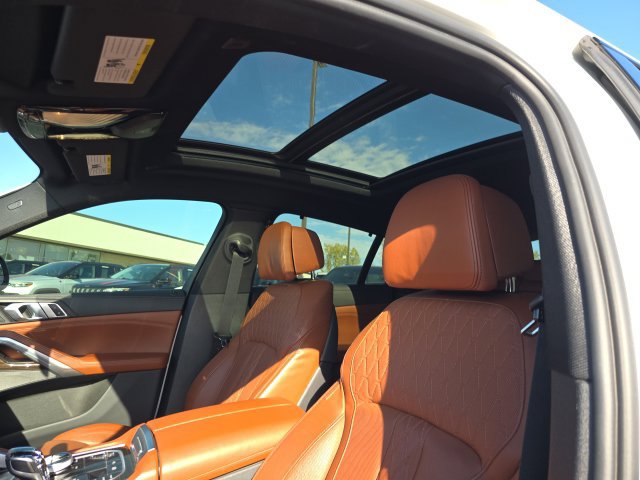 Used 2023 BMW X6 xDrive40i w/ Executive Package AWD/4WD image 14