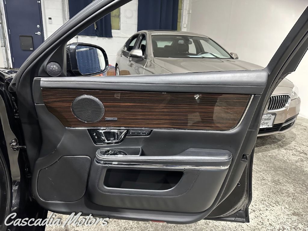 Used 2014 Jaguar XJ L Portfolio image 22