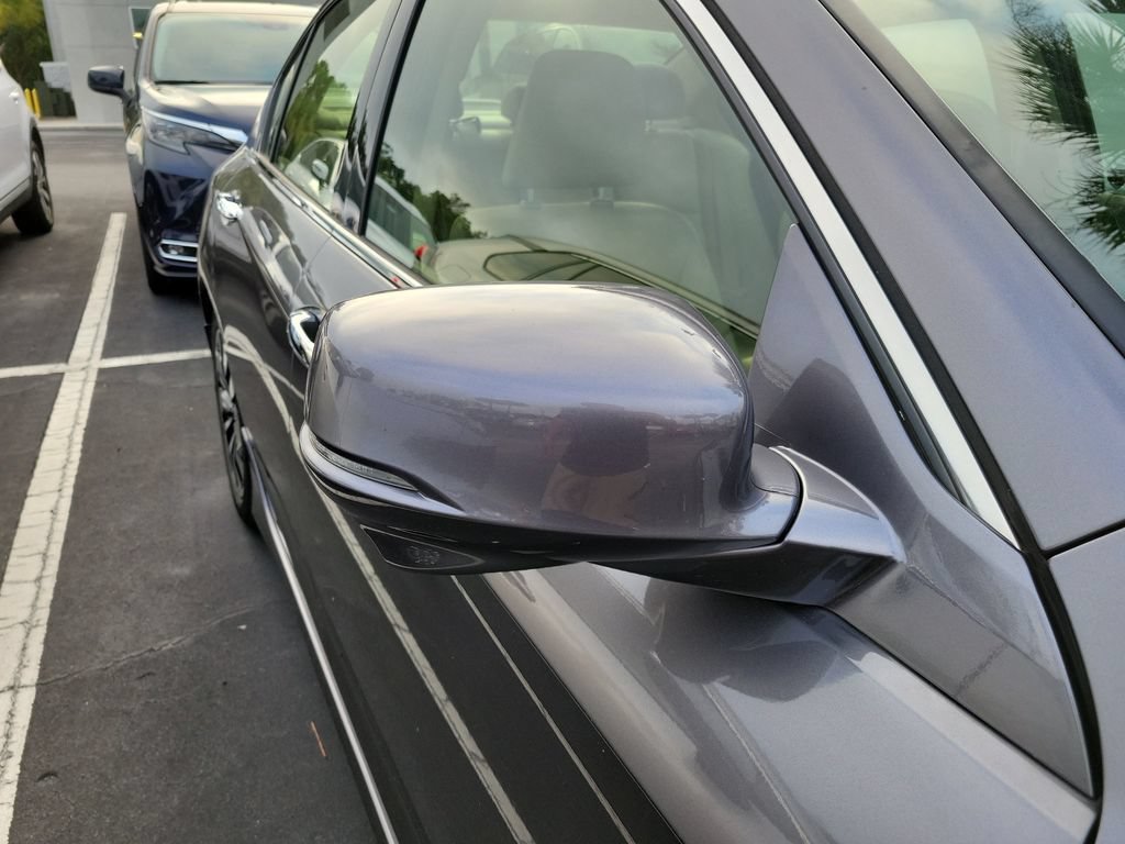 Used 2017 Honda Accord Touring image 10