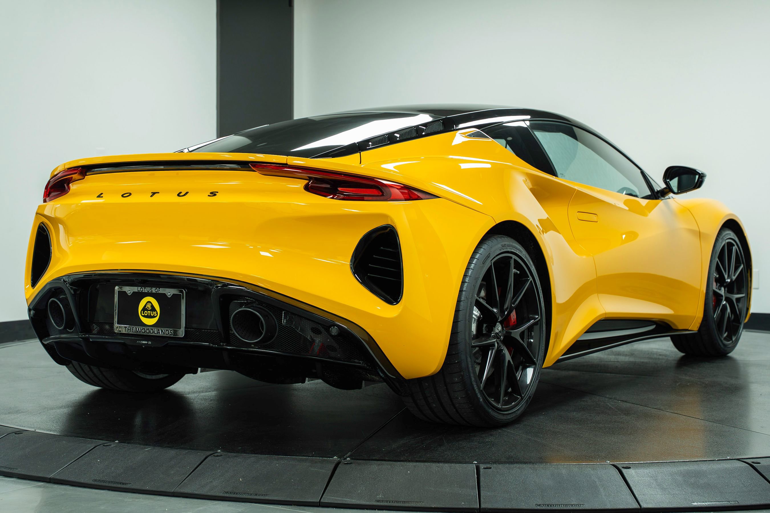 New 2026 Lotus Emira SE RWD image 3