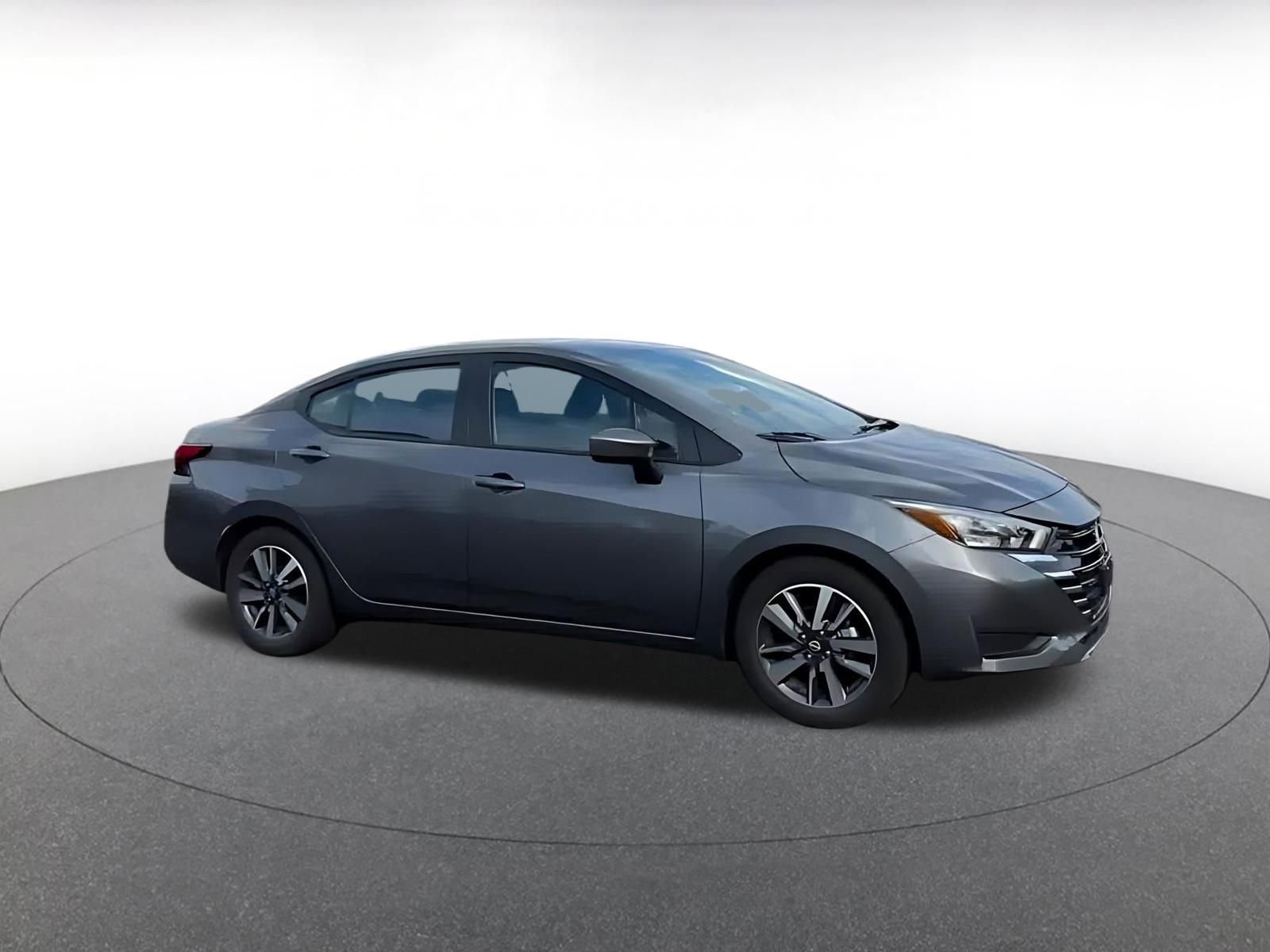Used 2025 Nissan Versa SV FWD image 2