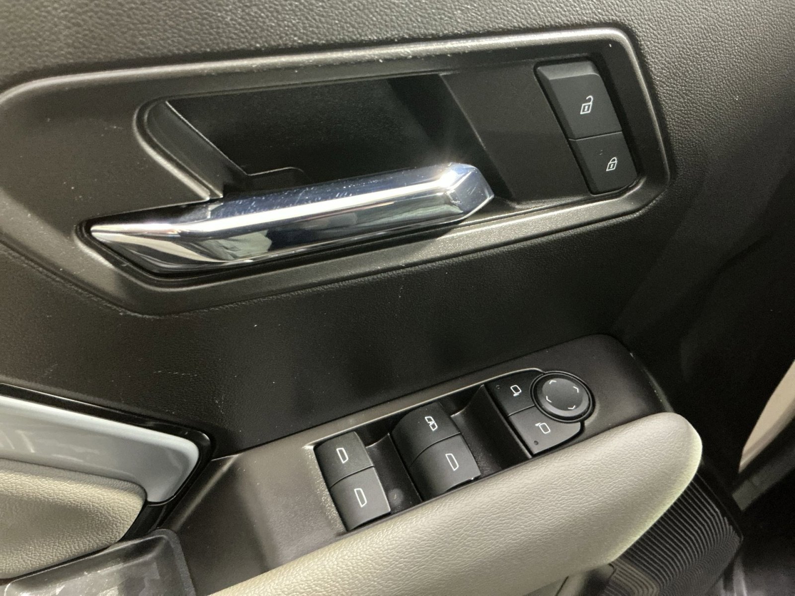 Used 2024 Chevrolet Colorado ZR2 w/ Technology Package image 23