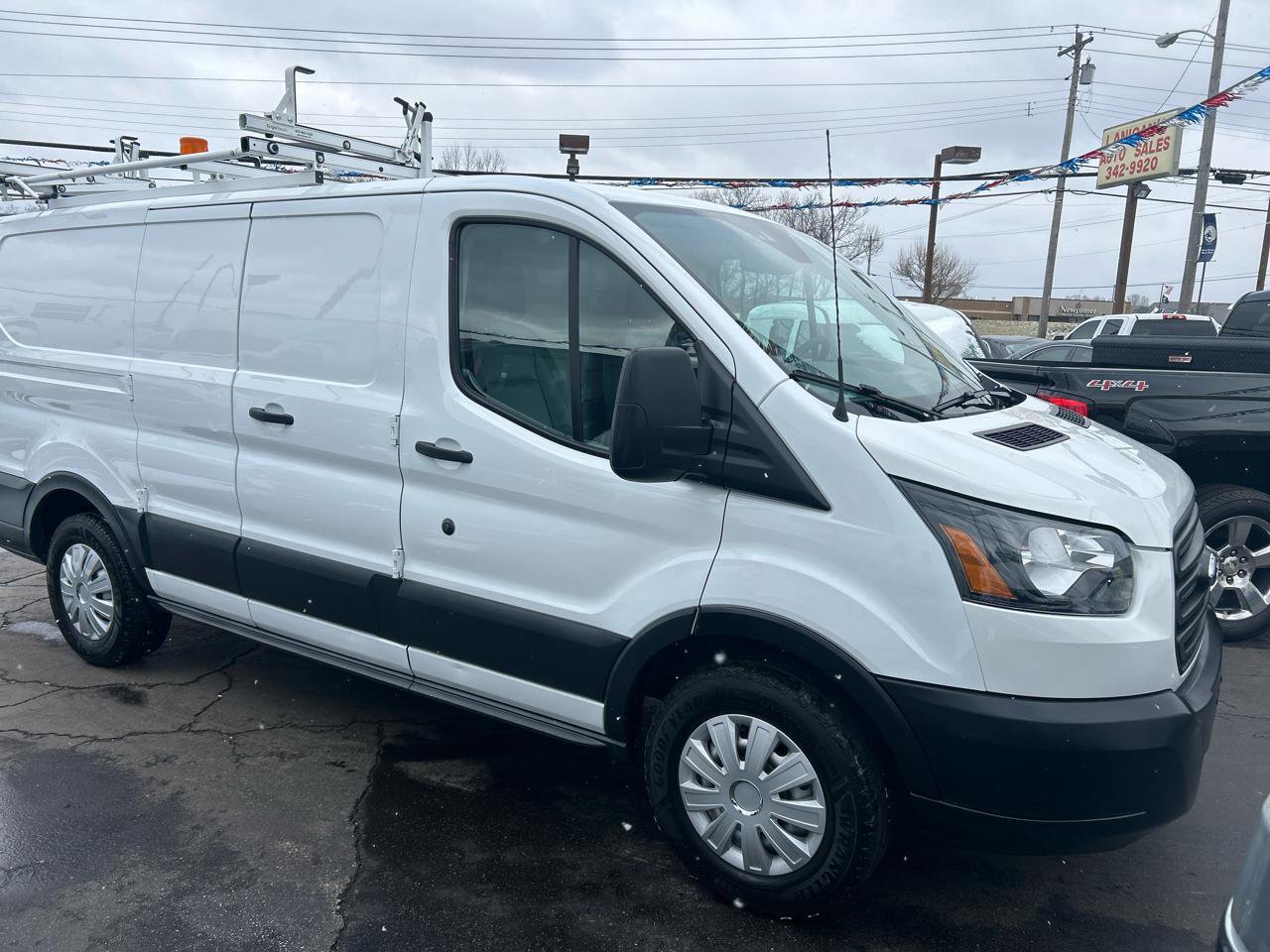 Used 2018 Ford Transit 150 130 Low Roof image 3