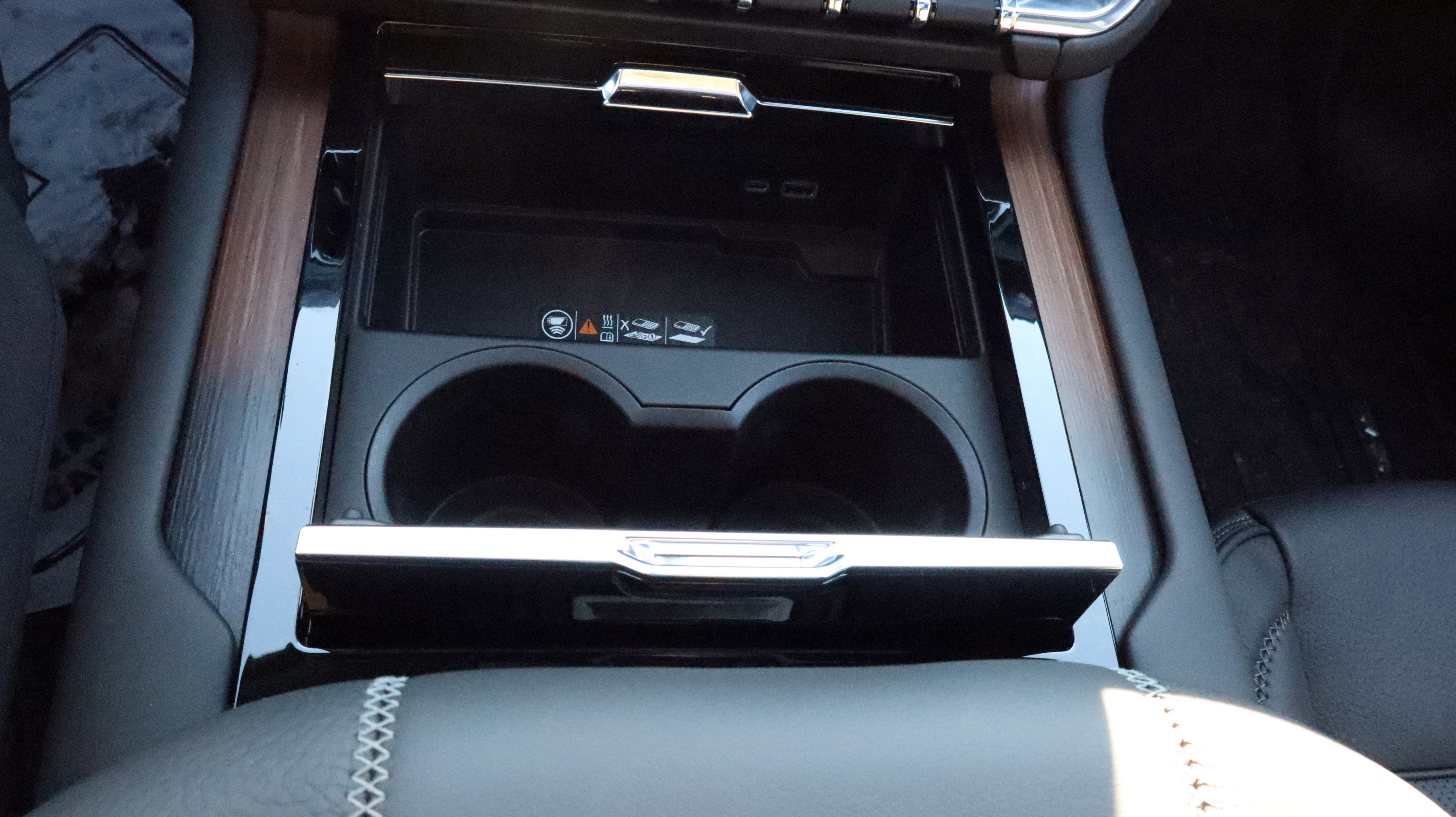 New 2026 GMC Yukon Denali w/ Sun & Power Step Package image 15