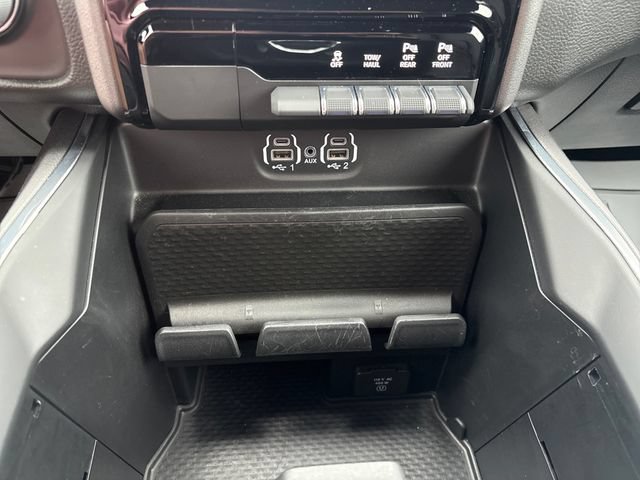 Used 2024 RAM 1500 Laramie AWD/4WD image 17