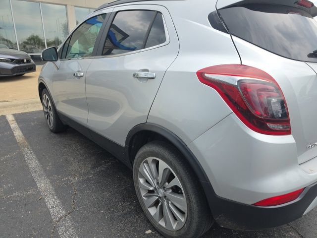 Used 2017 Buick Encore Essence FWD image 11