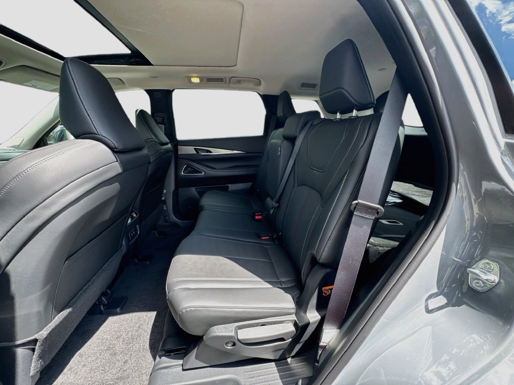 New 2027 INFINITI QX60 Luxe w/ Cargo Package FWD image 26