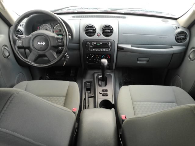 Used 2006 Jeep Liberty Sport RWD image 11