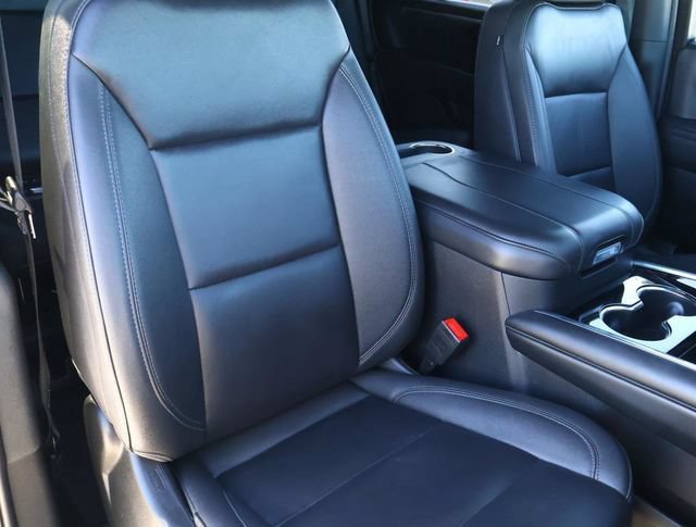 Used 2025 Chevrolet Tahoe Z71 AWD/4WD image 17