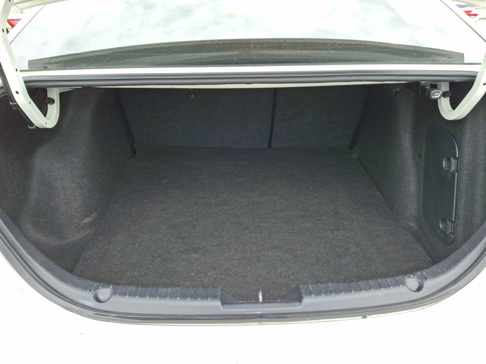 Used 2015 MAZDA MAZDA3 i Sport FWD image 28