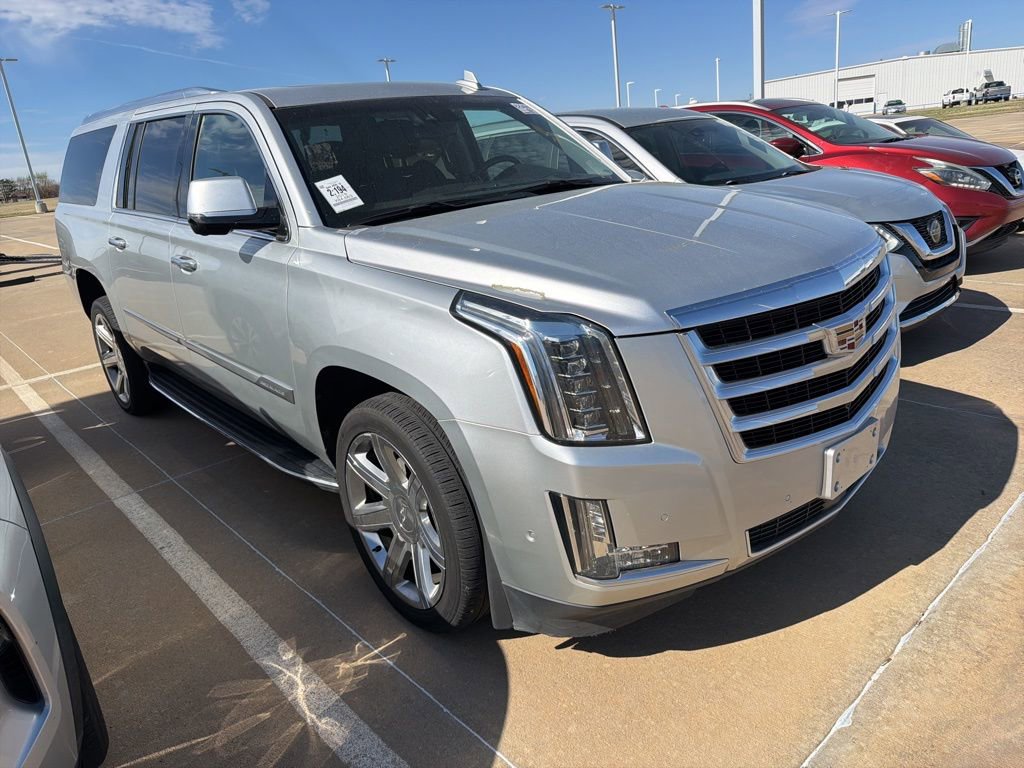 Used 2019 Cadillac Escalade ESV Premium Luxury image 3