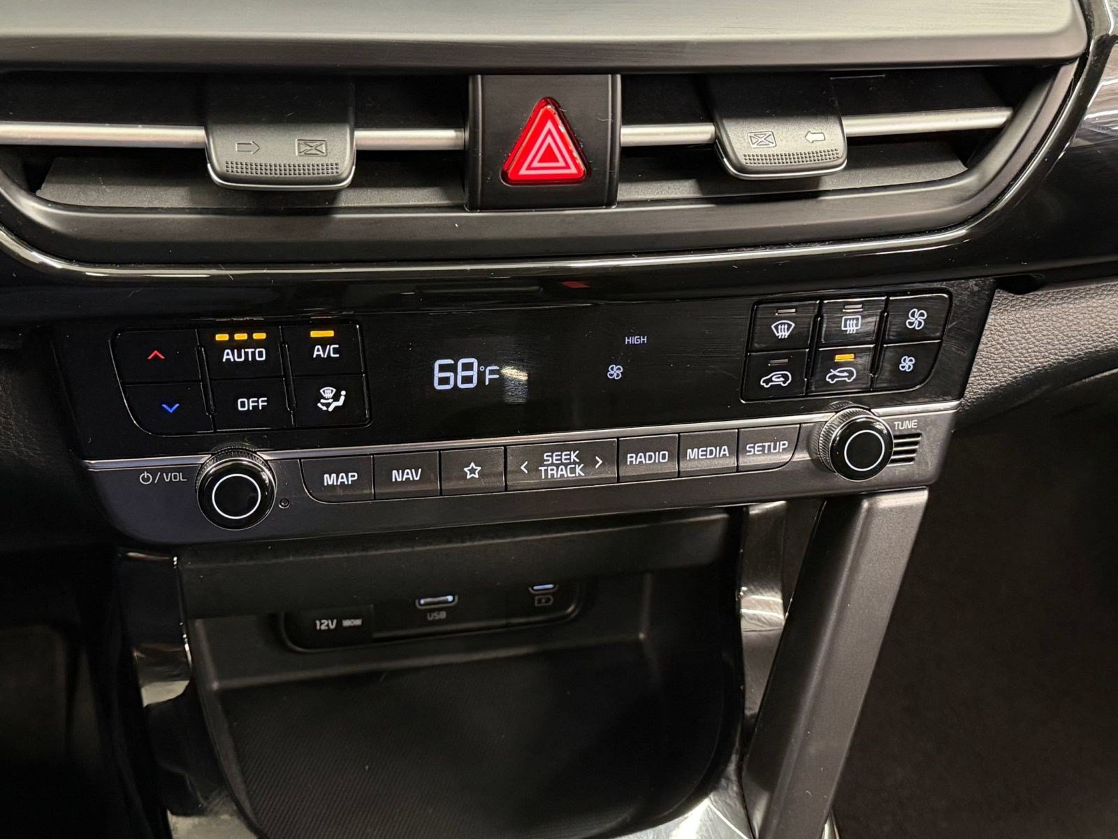 Used 2024 Kia Seltos S AWD/4WD image 15