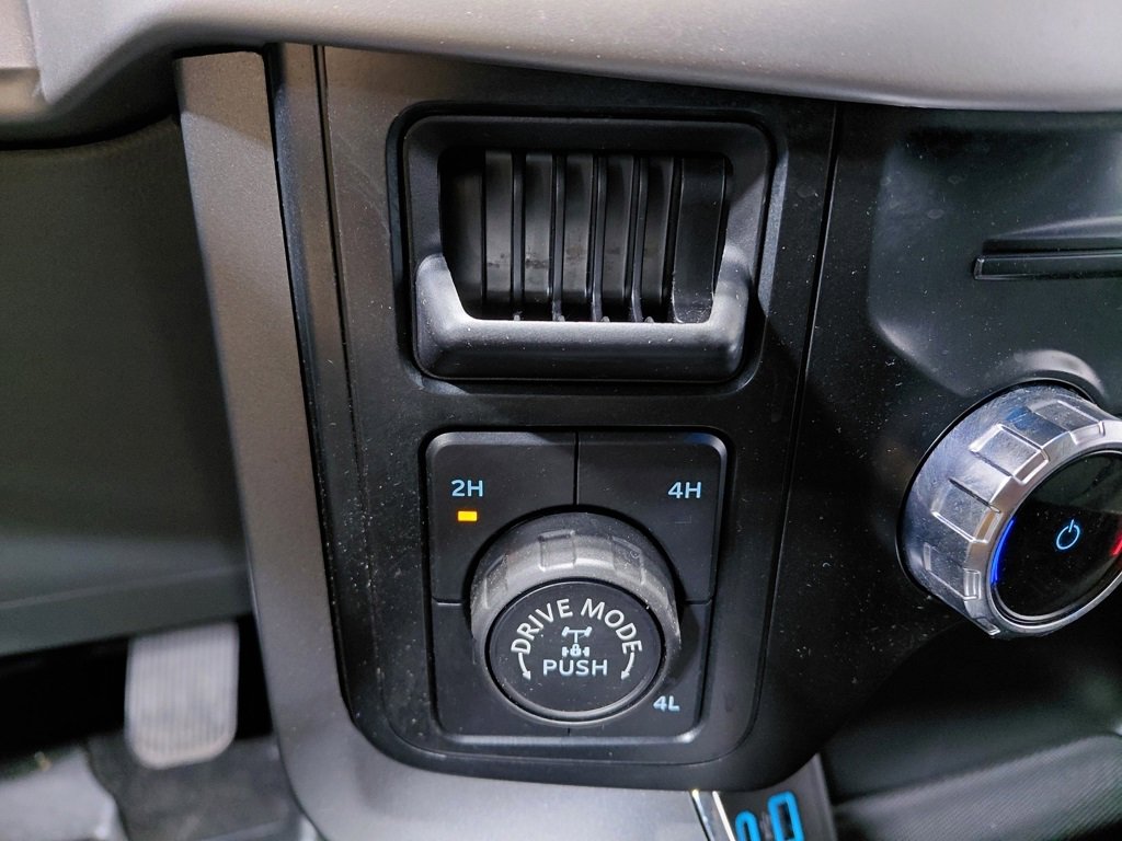 Certified 2022 Ford F150 XLT w/ Equipment Group 302A High image 34