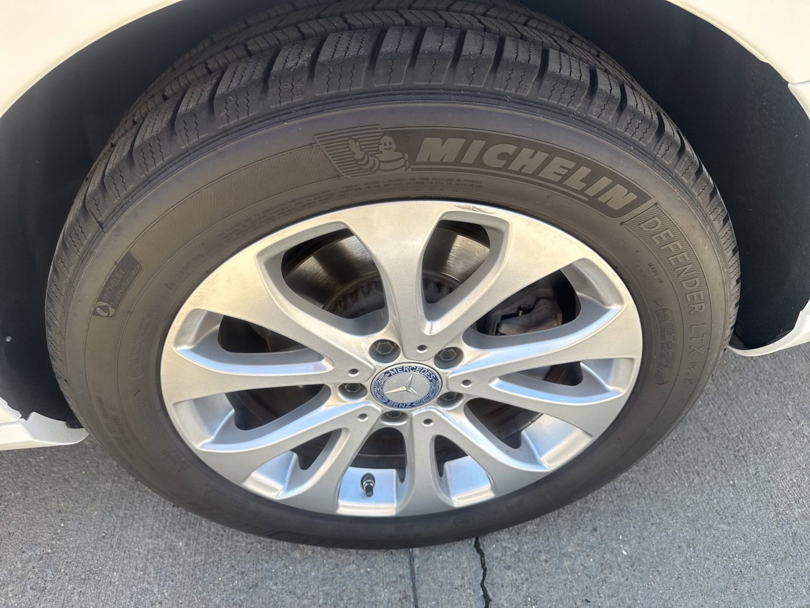 Used 2017 Mercedes-Benz E 300 4MATIC image 5