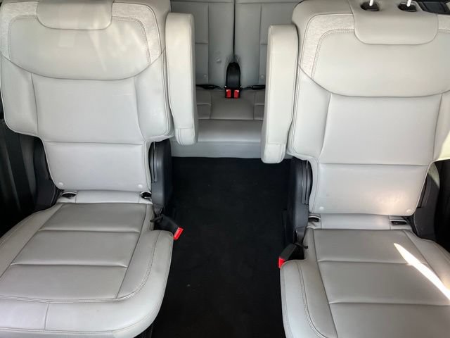 Used 2025 Ford Explorer Active w/ Active Comfort Package RWD image 19