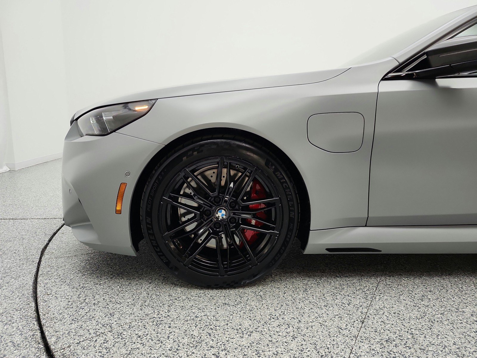 Used 2025 BMW M5 w/ Carbon Package AWD/4WD image 22