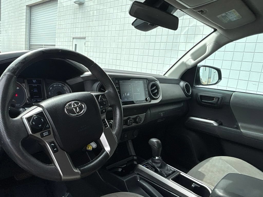 Used 2021 Toyota Tacoma SR5 w/ SR5 Appearance Package (SM) AWD/4WD image 2